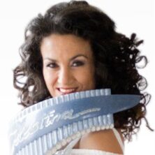 Daniela d&eacute; Santos